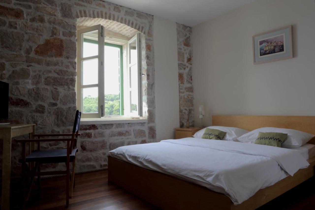 Hotel Maestral Prvić Luka Екстериор снимка